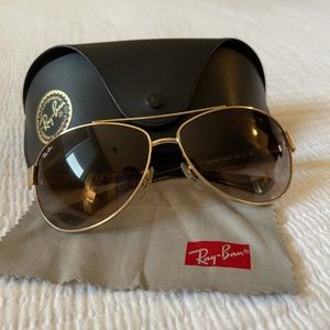 Women’s Curved Gold Ray-Ban Aviator Sunglasses